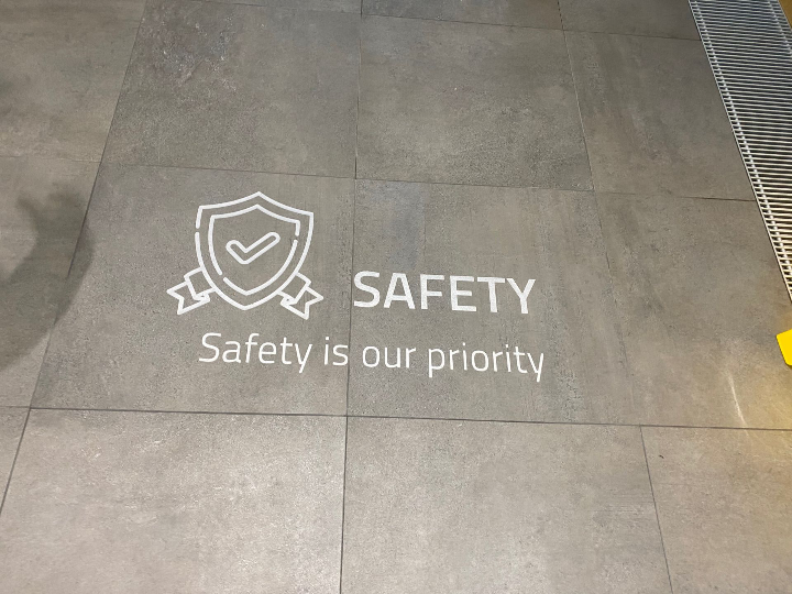Waywinding tile sign engraved
